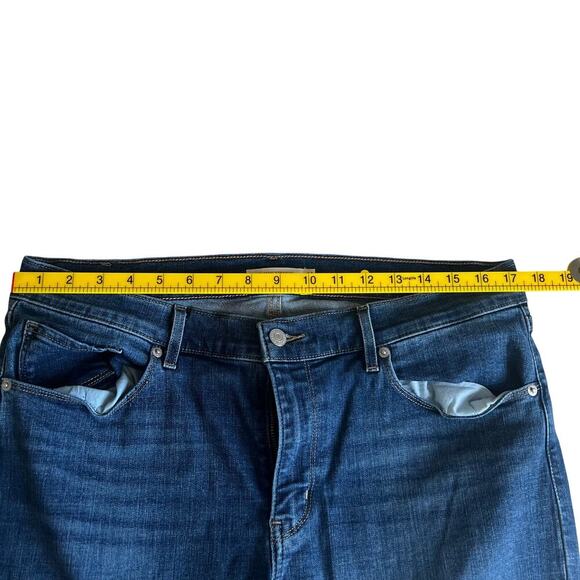 Levi’s Women’s Classic Straight Leg Jeans Dark Wash Size 32 - Picture 5 of 7